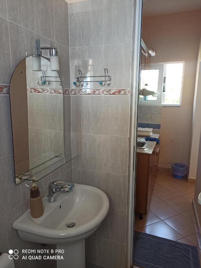 Bella Vista Hotel Himare Buitenkant foto