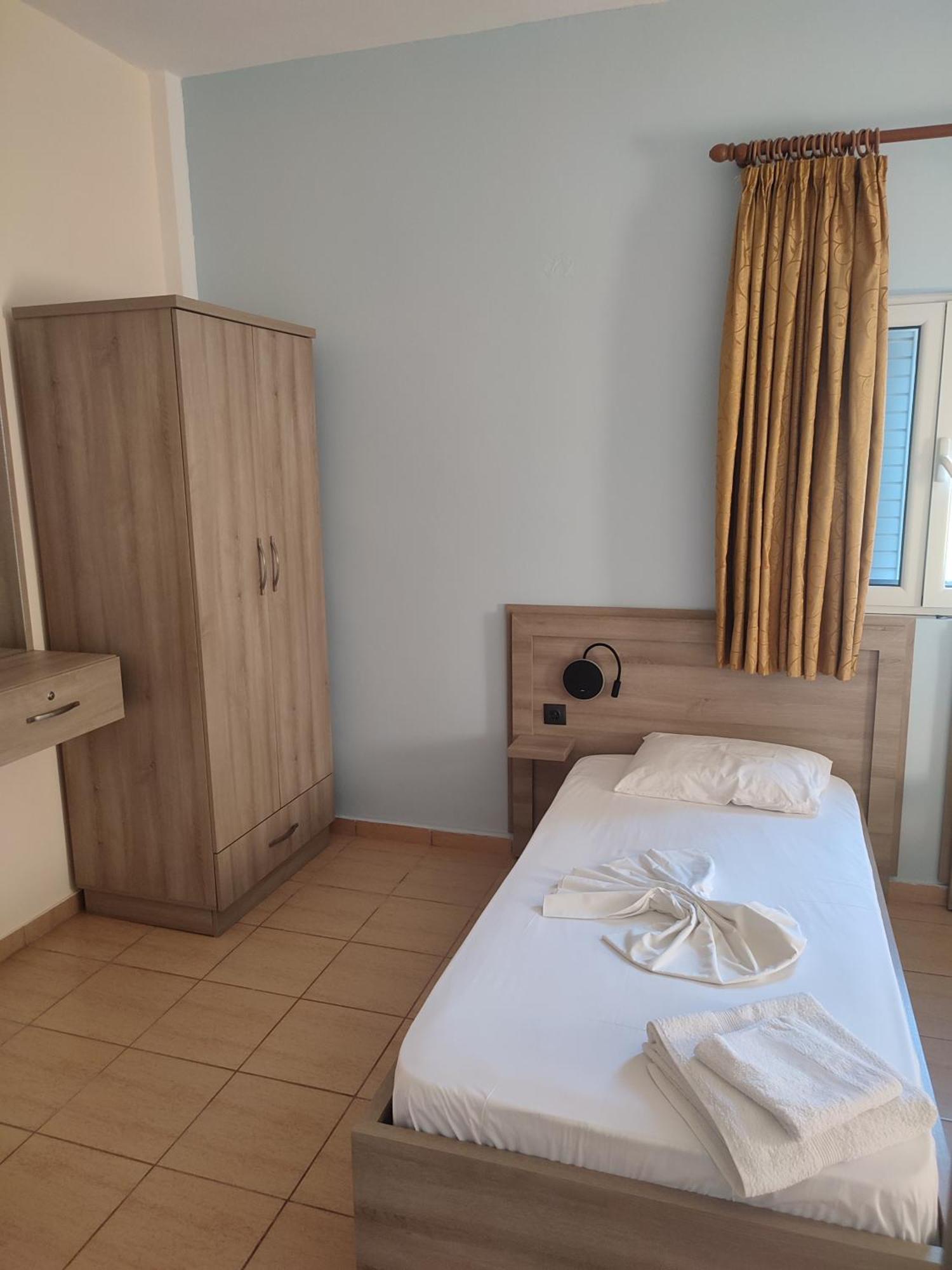 Bella Vista Hotel Himare Buitenkant foto