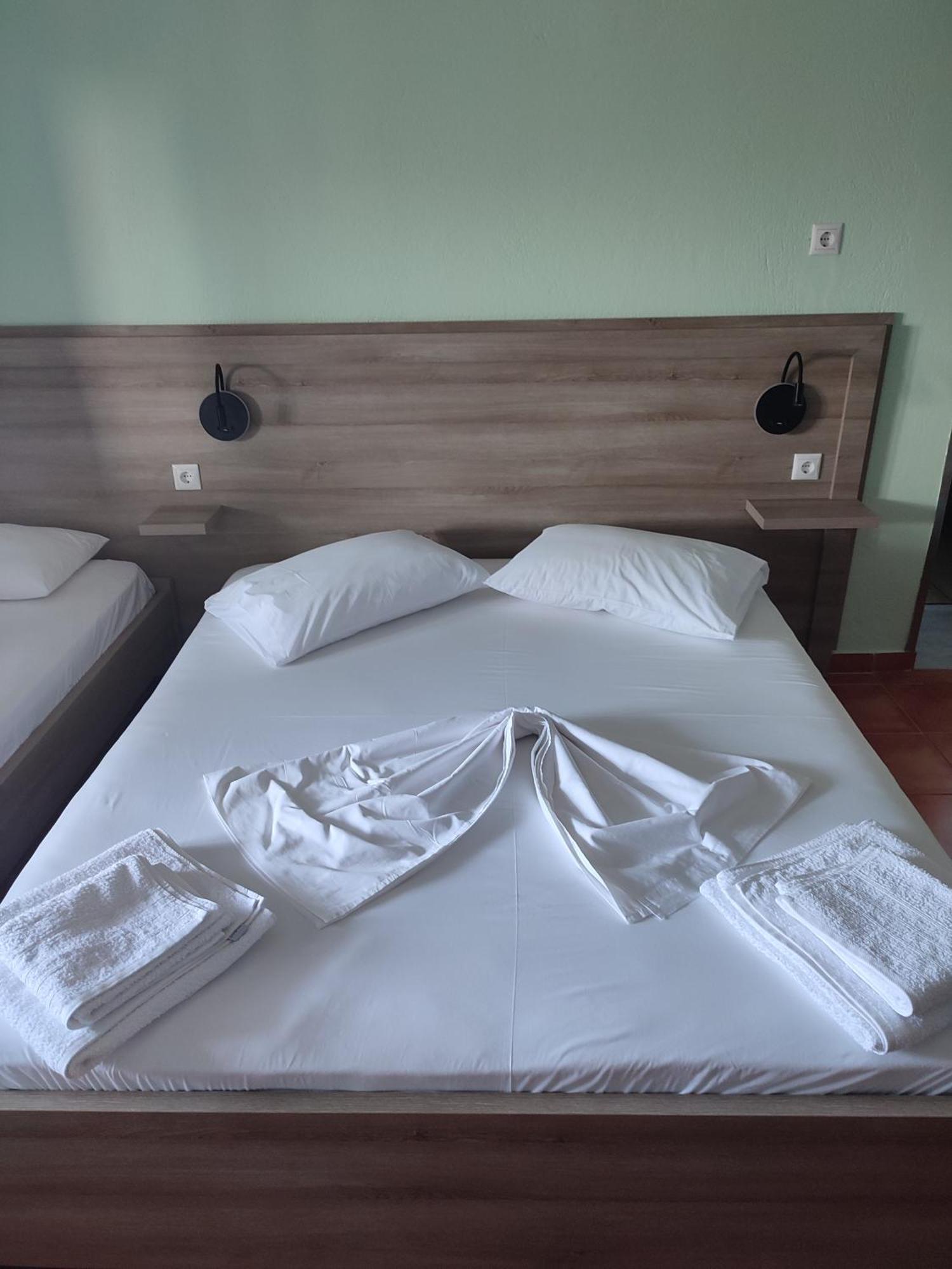 Bella Vista Hotel Himare Buitenkant foto