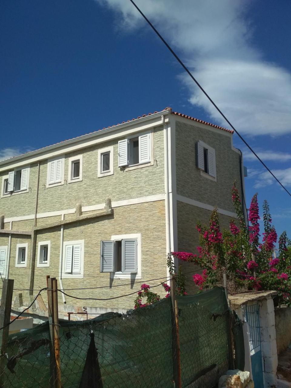 Bella Vista Hotel Himare Buitenkant foto